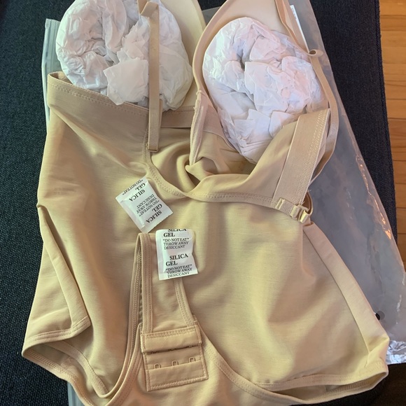 Thong “She’s waisted” body shaper - Picture 3 of 8